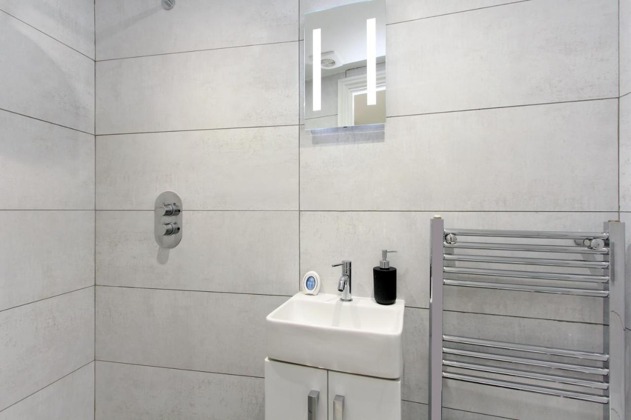 Appartamento Splendid Flat In Kensington Olympia Londra Esterno foto