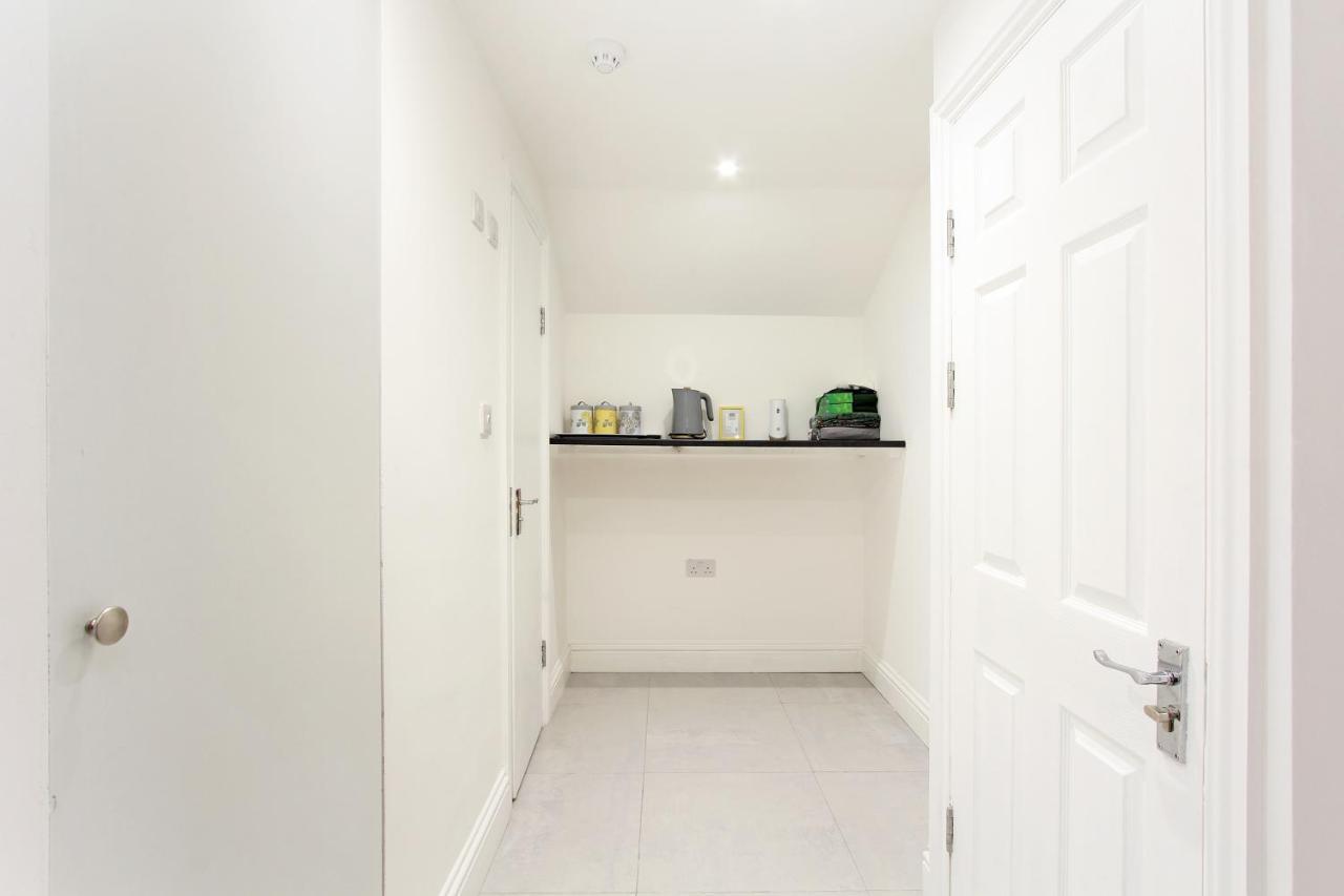 Appartamento Splendid Flat In Kensington Olympia Londra Esterno foto