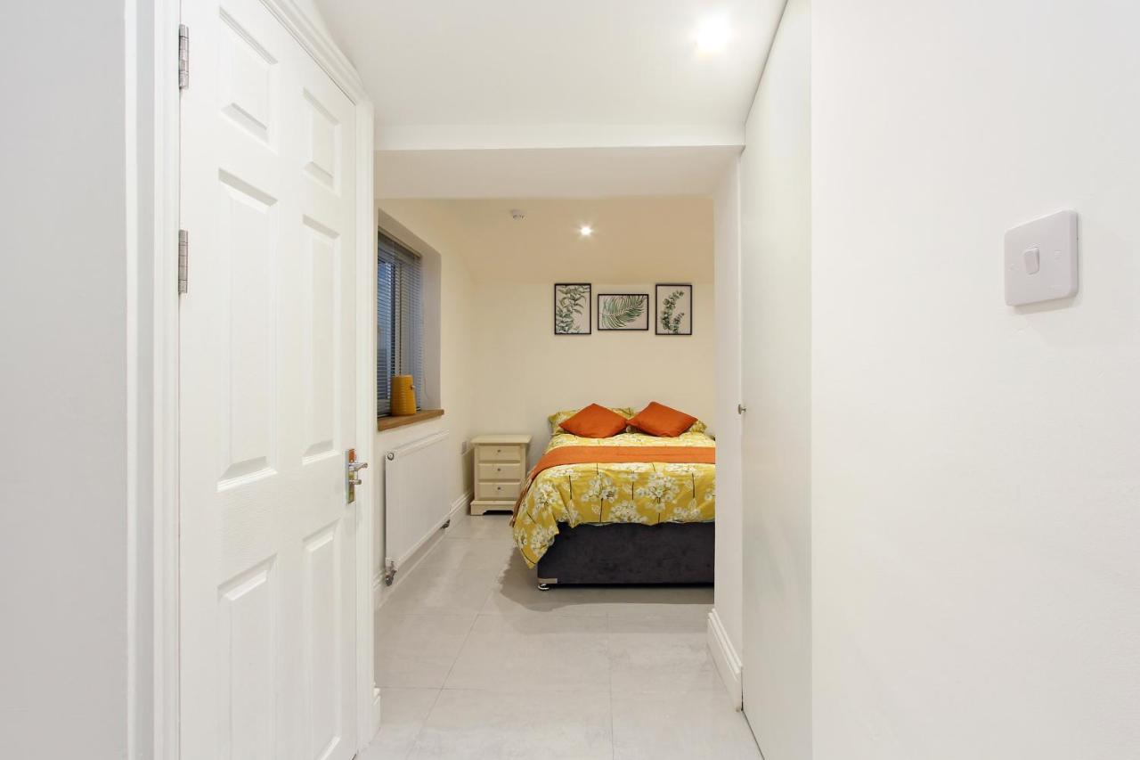 Appartamento Splendid Flat In Kensington Olympia Londra Esterno foto